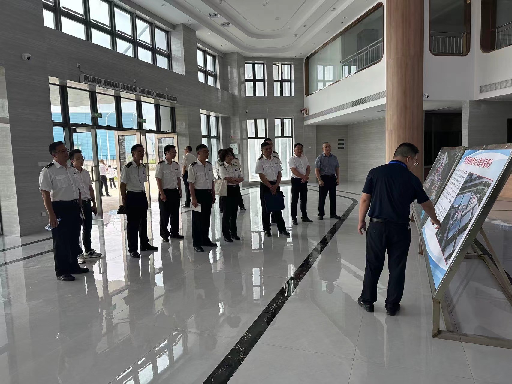 福州海关相关向导深入宁德保税物流中心（B保）项目调研，蔡慧铭拍摄1.jpg